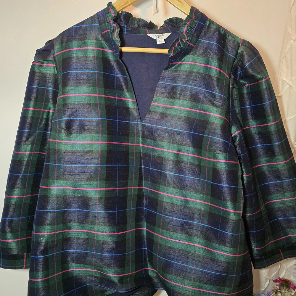 Crown & Ivy Multicolor Ruffle Blouse - Picture 2 of 6